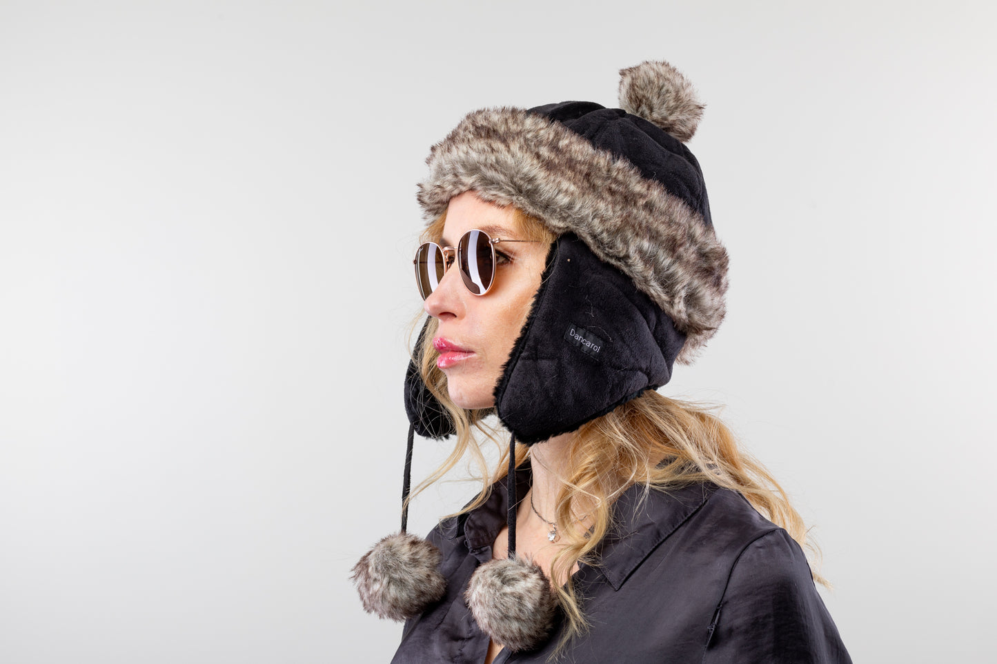 DC-W-478-Mütze mit Ohrenklappen und Bommeln