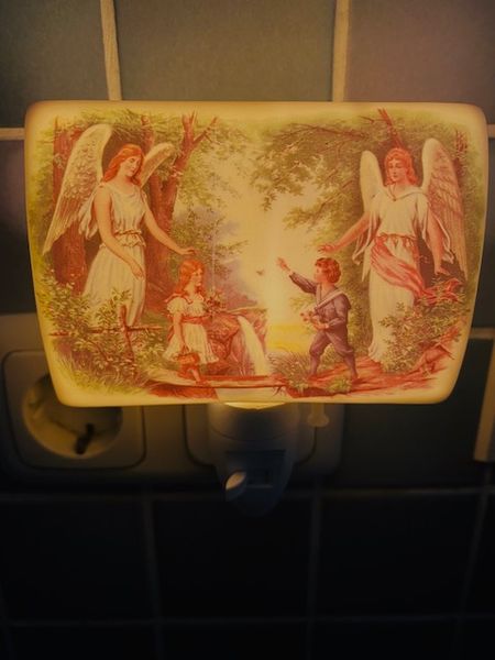 DC-Steckdosenlampe Porzellan-Angel-B
